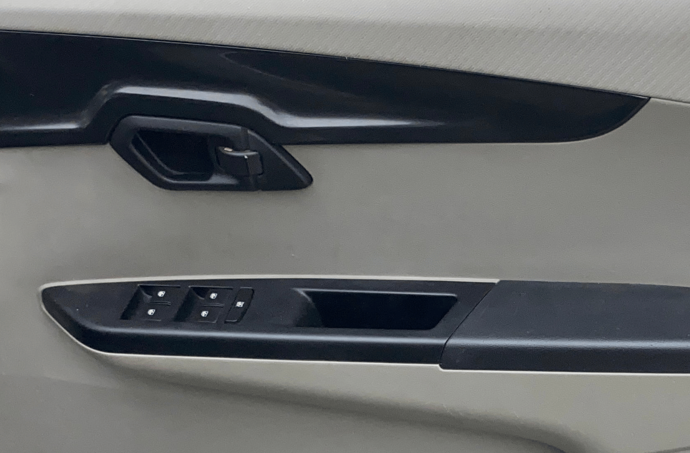 2017 Mahindra Kuv100 K4 6 STR, Petrol, Manual, 23,446 km, Driver Side Door Panels Control