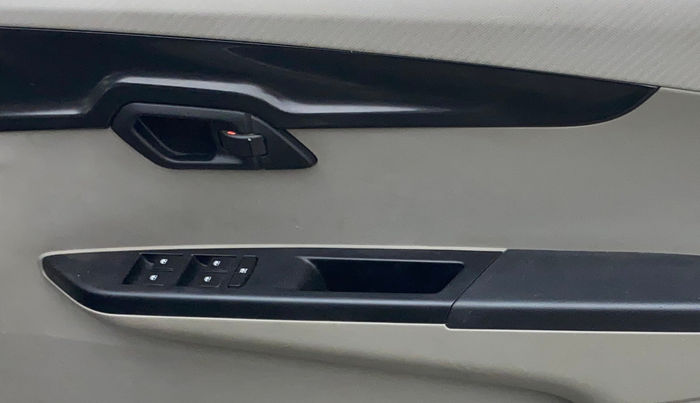 2017 Mahindra Kuv100 K4 6 STR, Petrol, Manual, 23,446 km, Driver Side Door Panels Control