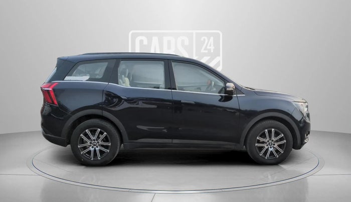 2022 Mahindra XUV700 AX 7 LUXURY D AWD AT 7 STR, Diesel, Automatic, 49,858 km, Right Side View