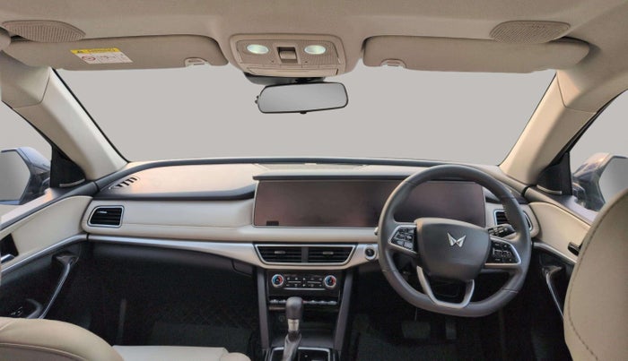 2022 Mahindra XUV700 AX 7 LUXURY D AWD AT 7 STR, Diesel, Automatic, 49,858 km, Dashboard