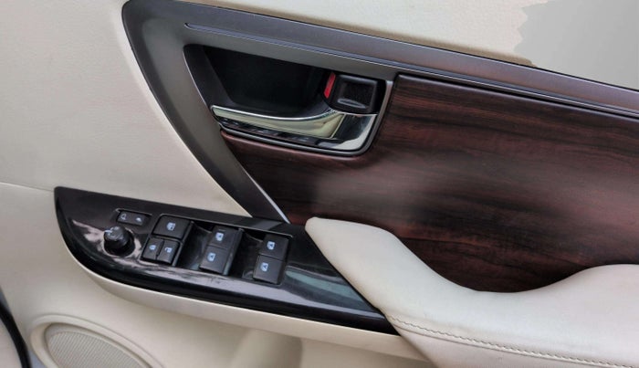 2023 Toyota Fortuner 4X2 AT 2.8 LEGENDER, Diesel, Automatic, 56,624 km, Driver Side Door Panels Control