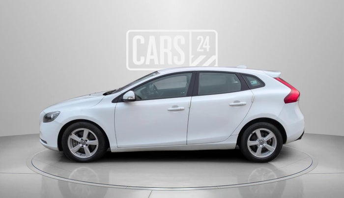 2015 Volvo V 40 D3 KINETIC, Diesel, Automatic, 48,134 km, Left Side