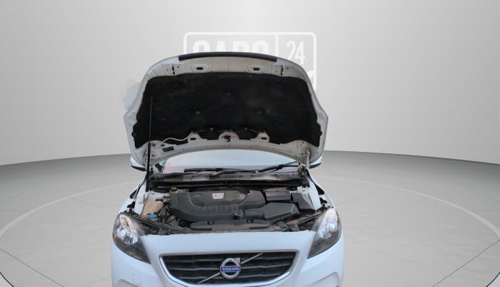 2015 Volvo V 40 D3 KINETIC, Diesel, Automatic, 48,134 km, Open Bonet