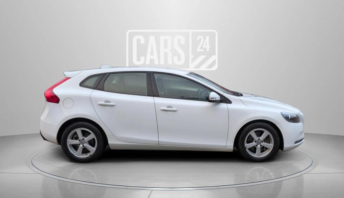 2015 Volvo V 40 D3 KINETIC, Diesel, Automatic, 48,134 km, Right Side View