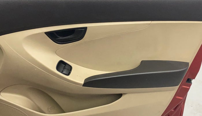 2014 Hyundai Eon ERA +, Petrol, Manual, 47,220 km, Driver Side Door Panels Control