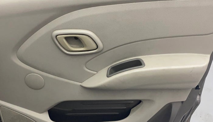 2017 Datsun Redi Go T (O), Petrol, Manual, 1,24,743 km, Driver Side Door Panels Control