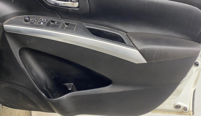 2021 Maruti S Cross ALPHA 1.5, Petrol, Manual, 90,927 km, Driver Side Door Panels Control