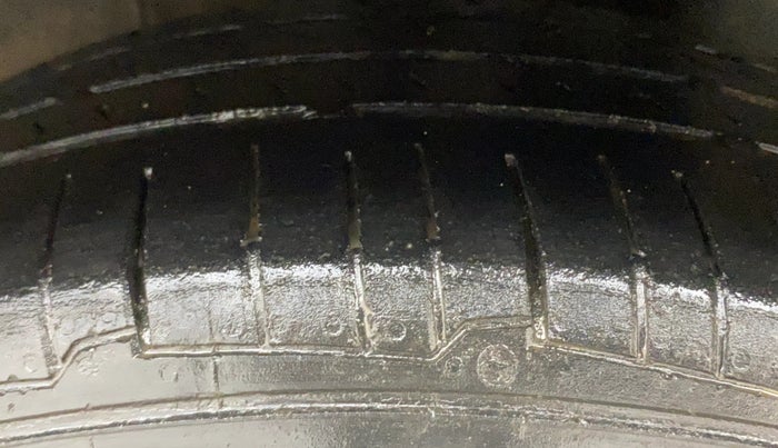 2015 Hyundai Xcent S (O) 1.2, Petrol, Manual, 90,590 km, Left Rear Tyre Tread