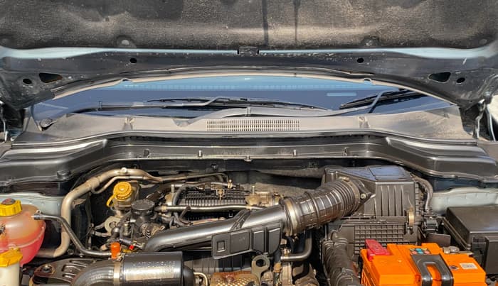 2021 Mahindra XUV300 W8 1.2 PETROL, Petrol, Manual, 58,969 km, Engine View