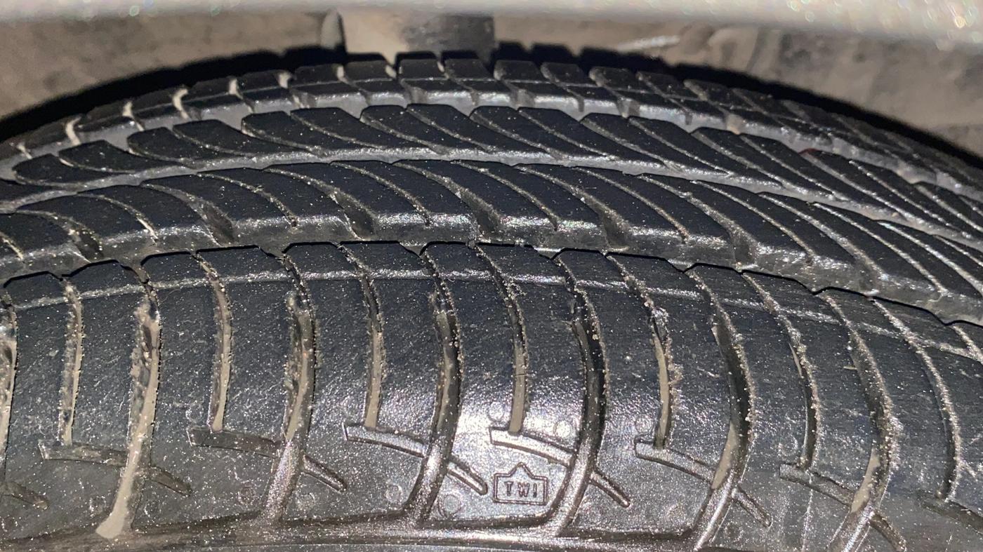 2021 Maruti New Wagon-R ZXI 1.2 AMT, Petrol, Automatic, 11,098 km, Right Front Tyre Tread