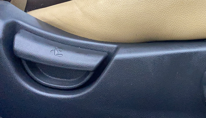 2015 Hyundai Xcent SX 1.2, Petrol, Manual, 71,575 km, Driver Side Adjustment Panel