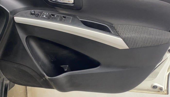 2017 Maruti S Cross ZETA 1.3, Diesel, Manual, 94,314 km, Driver Side Door Panels Control