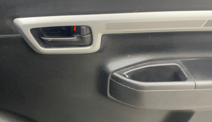 2019 Maruti S PRESSO VXI PLUS AMT, Petrol, Automatic, 49,667 km, Driver Side Door Panels Control