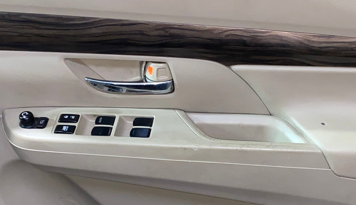 2020 Maruti Ertiga ZXI+ SHVS, Petrol, Manual, 74,793 km, Driver Side Door Panels Control