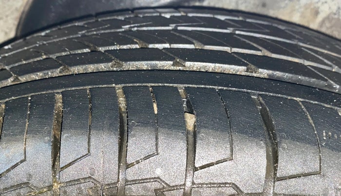 2012 Hyundai Verna FLUIDIC 1.6 VTVT SX, Petrol, Manual, 38,133 km, Left Rear Tyre Tread