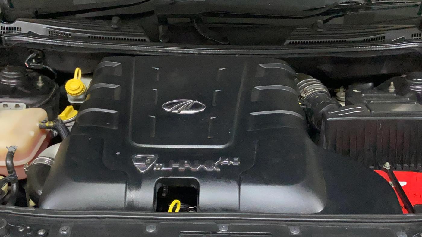 2014 Mahindra XUV500 W8, Diesel, Manual, 85,083 km, Engine View