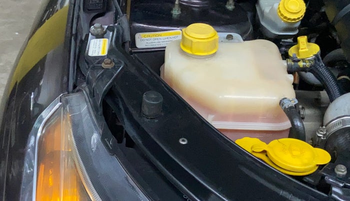 2014 Mahindra XUV500 W8, Diesel, Manual, 85,083 km, Engine View - Right