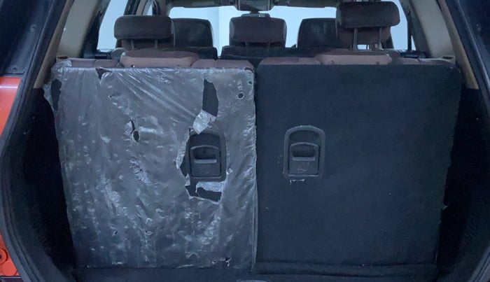 2014 Mahindra XUV500 W8, Diesel, Manual, 85,083 km, Boot Inside