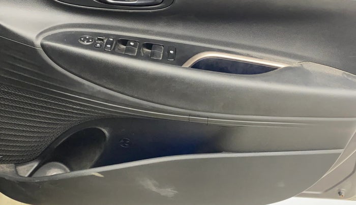 2021 Hyundai NEW I20 ASTA 1.2 MT, Petrol, Manual, 47,875 km, Driver Side Door Panels Control