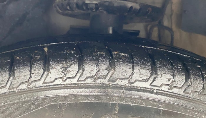 2018 Volkswagen Polo HIGHLINE PLUS 1.0 16 ALLOY, Petrol, Manual, 73,237 km, Left Front Tyre Tread