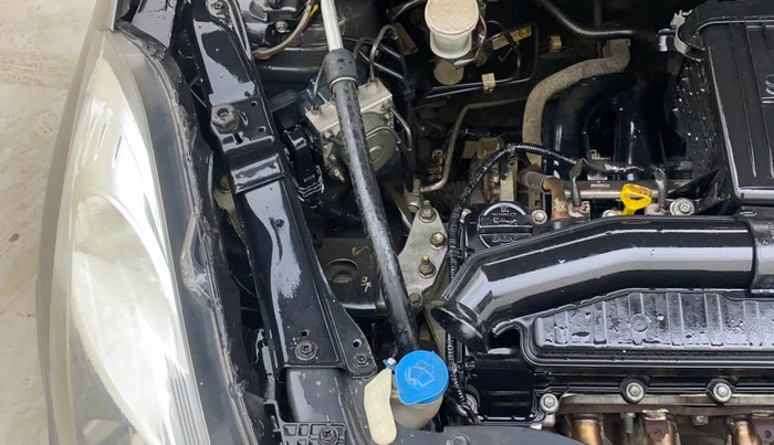 2015 Maruti Swift Dzire ZXI, Petrol, Manual, 1,37,216 km, Engine View - Right