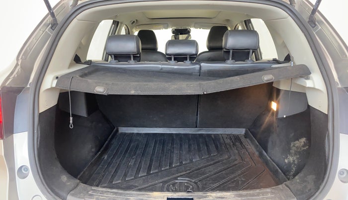 2022 MG ASTOR SHARP 1.5 MT, Petrol, Manual, 34,052 km, Boot Inside