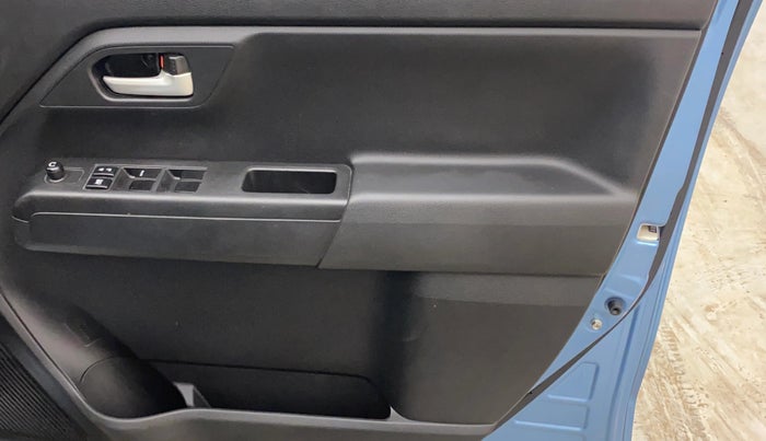 2020 Maruti New Wagon-R VXI 1.0, Petrol, Manual, 55,846 km, Driver Side Door Panels Control