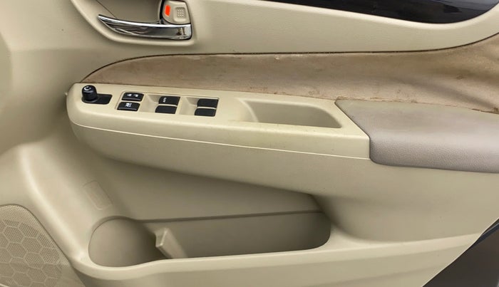 2016 Maruti Ciaz VXI+, Petrol, Manual, 35,074 km, Driver Side Door Panels Control