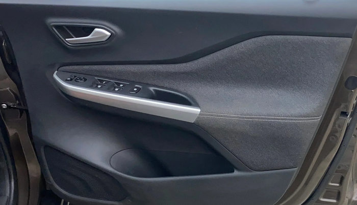 2024 Nissan MAGNITE XV Premium AMT, Petrol, Automatic, 18,038 km, Driver Side Door Panels Control