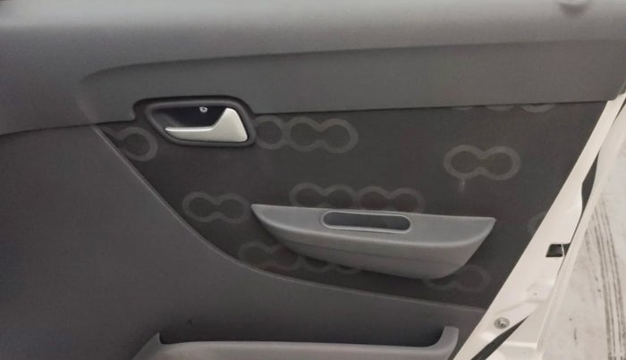 2014 Maruti Alto 800 LXI, Petrol, Manual, 7,936 km, Driver Side Door Panels Control