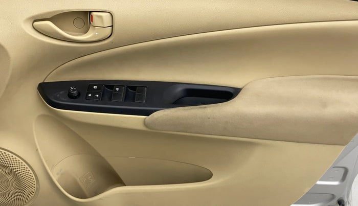 2019 Toyota YARIS J MT, Petrol, Manual, 1,27,430 km, Driver Side Door Panels Control