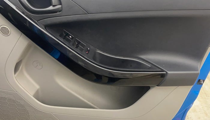 2019 Tata NEXON XMA PETROL, Petrol, Automatic, 48,451 km, Driver Side Door Panels Control