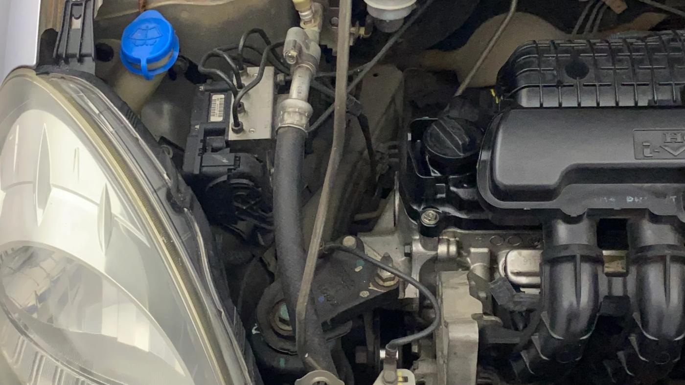 2015 Honda Brio VX MT, Petrol, Manual, 54,341 km, Engine View - Right
