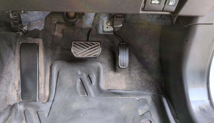 2023 Toyota URBAN CRUISER HYRYDER V HYBRID, Hybrid, Automatic, 60,430 km, Pedals