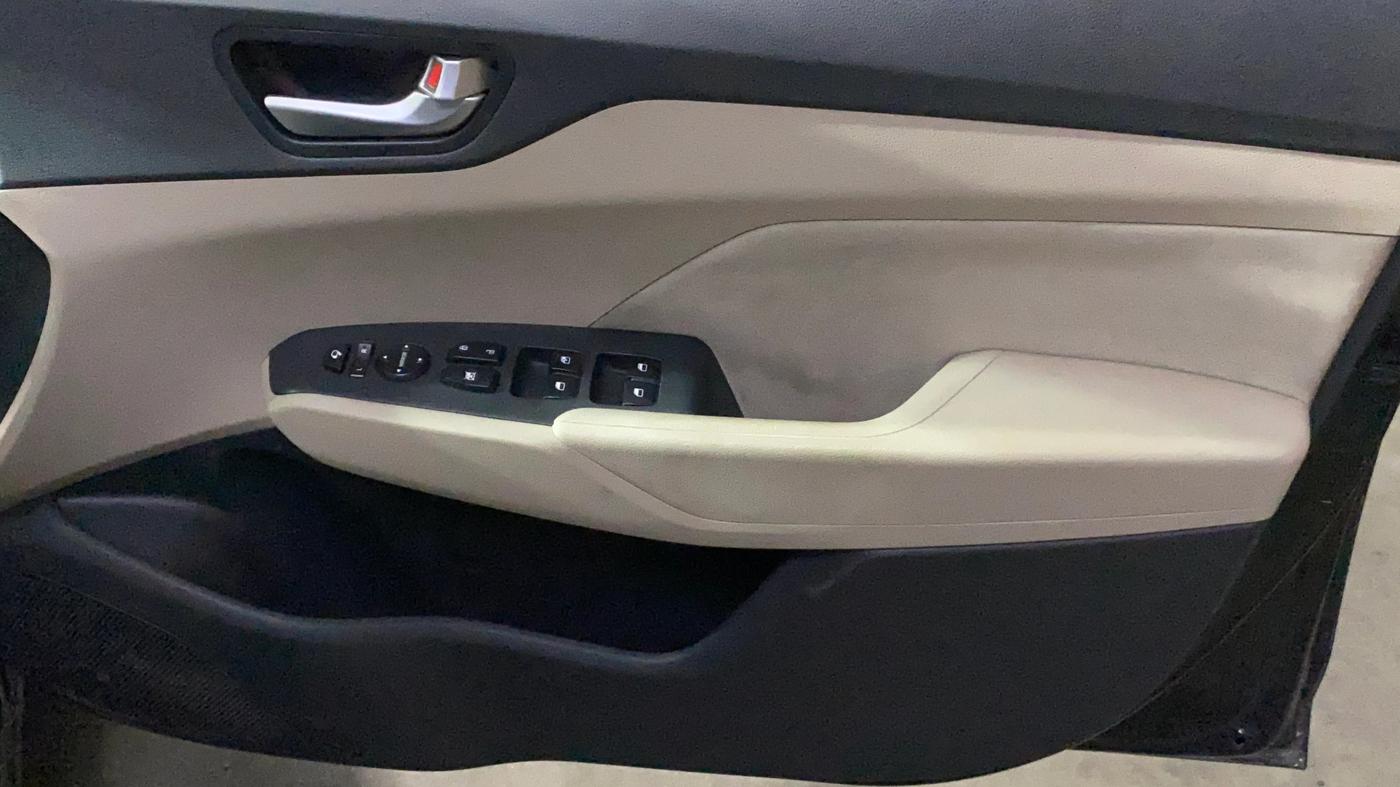 2019 Hyundai Verna 1.6 VTVT SX + AT, Petrol, Automatic, 77,010 km, Driver Side Door Panels Control