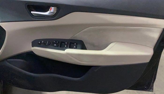 2019 Hyundai Verna 1.6 VTVT SX + AT, Petrol, Automatic, 77,010 km, Driver Side Door Panels Control