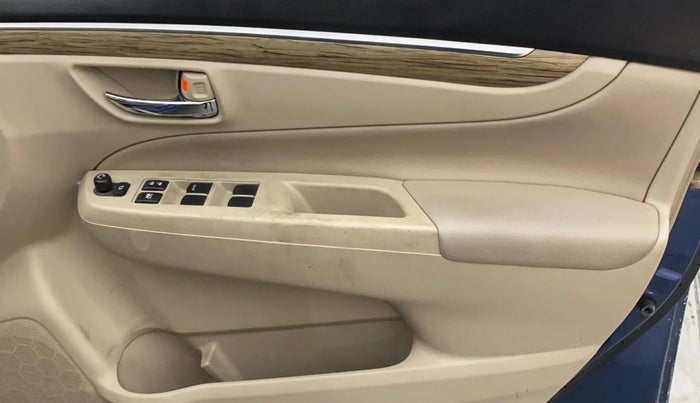 2020 Maruti Ciaz ALPHA  AT 1.5 SHVS PETROL, Petrol, Automatic, 52,387 km, Driver Side Door Panels Control