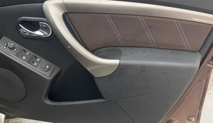 2021 Renault Duster RXZ 1.5 PETROL MT, Petrol, Manual, 33,610 km, Driver Side Door Panels Control