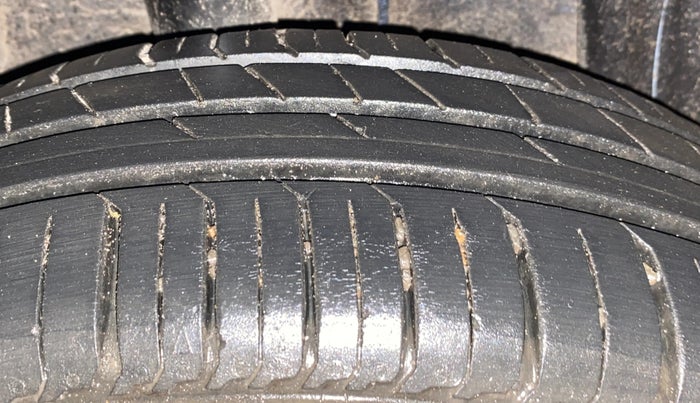 2022 Renault TRIBER RXZ, Petrol, Manual, 18,634 km, Right Rear Tyre Tread