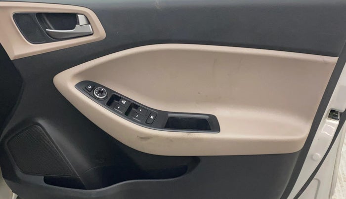 2018 Hyundai Elite i20 ASTA 1.2  CVT, Petrol, Automatic, 70,908 km, Driver Side Door Panels Control