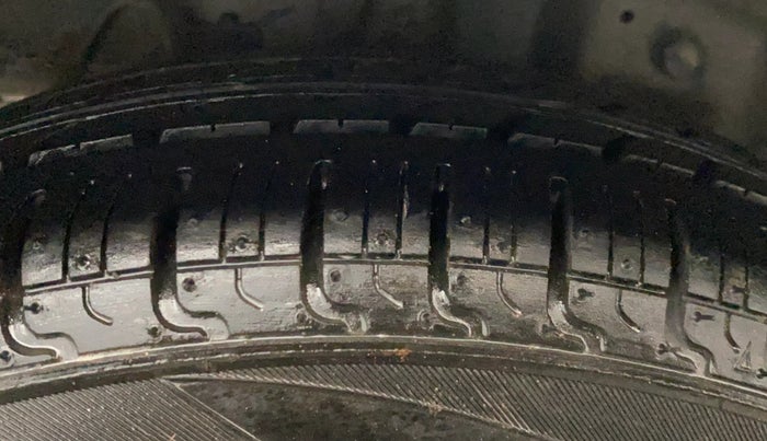 2018 Hyundai Eon ERA +, Petrol, Manual, 72,447 km, Right Rear Tyre Tread