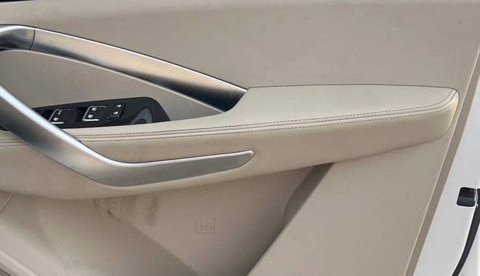 2021 MG HECTOR SHARP 2.0 DIESEL, Diesel, Manual, 44,171 km, Driver Side Door Panels Control