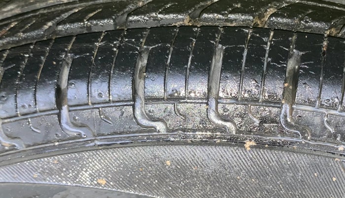 2018 Datsun Redi Go T(O) 1.0 AMT, Petrol, Automatic, 20,918 km, Left Front Tyre Tread