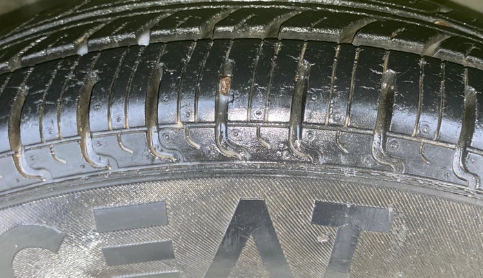 2018 Datsun Redi Go T(O) 1.0 AMT, Petrol, Automatic, 20,918 km, Right Front Tyre Tread