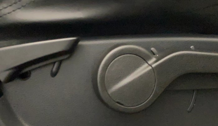 2023 Mahindra Thar LX HARD TOP 4WD MT, Diesel, Manual, 82,278 km, Driver Side Adjustment Panel