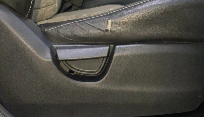 2019 Hyundai NEW SANTRO ERA, Petrol, Manual, 70,997 km, Driver Side Adjustment Panel