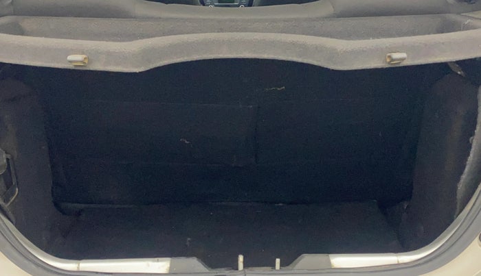 2016 Tata Tiago XZ PETROL, Petrol, Manual, 82,759 km, Boot Inside