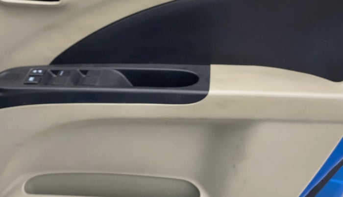 2017 Maruti Celerio VXI (O), Petrol, Manual, 51,187 km, Driver Side Door Panels Control