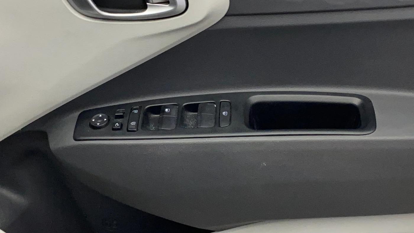 2020 Hyundai GRAND I10 NIOS SPORTZ 1.2 KAPPA VTVT, Petrol, Manual, 38,610 km, Driver Side Door Panels Control