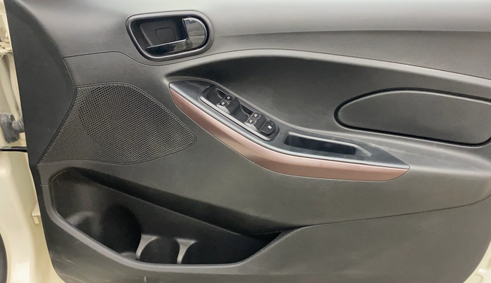 2020 Ford FREESTYLE TITANIUM 1.2 PETROL, Petrol, Manual, 1,14,560 km, Driver Side Door Panels Control